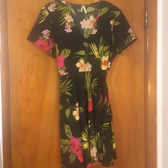 Live 4 Truth Dresses & Skirts - 3/$15 Live 4 Truth” Tropical  Wrap Dress